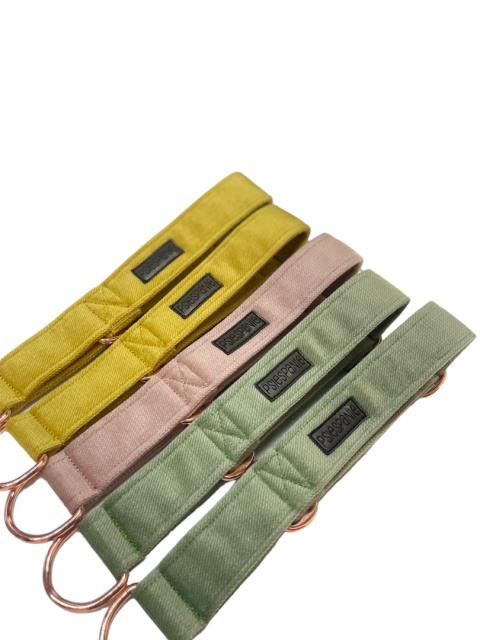 Półzaciskowa obroża PERŁOWY RÓŻ